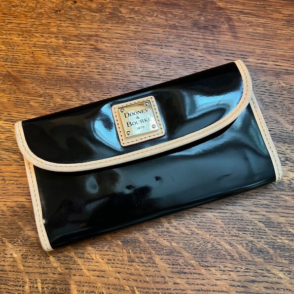 Dooney & Bourke Patent Continental Clutch - Picture 9 of 12